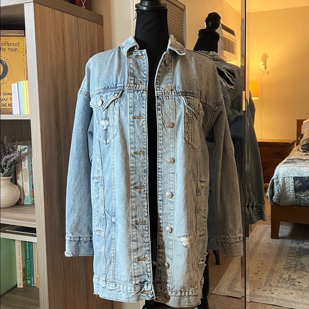 American Eagle oversized distressed jean jacket, 100% cotton size small
